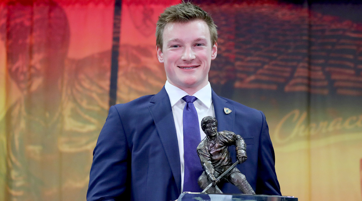 avalanche-sign-cale-makar.jpg